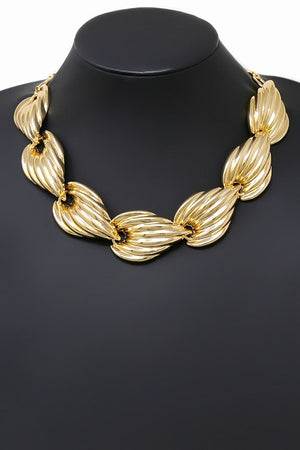Gold Shell Choker Necklace