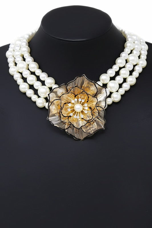Beaded Pearl Pendant Flower Necklace